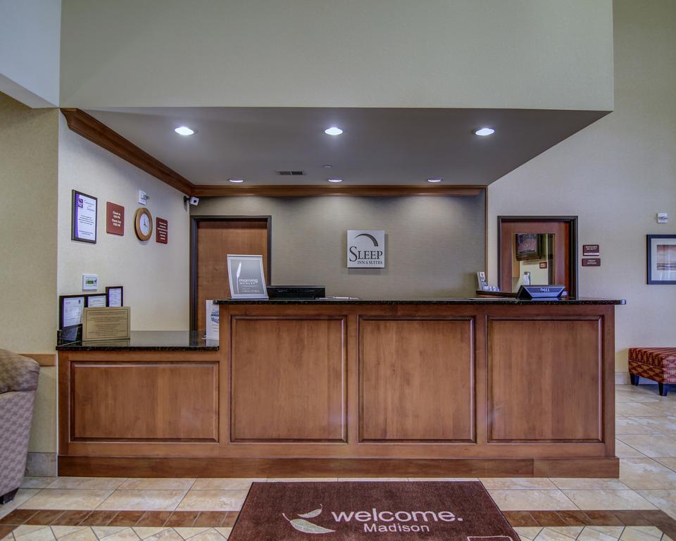 Sleep Inn & Suites Madison - Monona Buitenkant foto